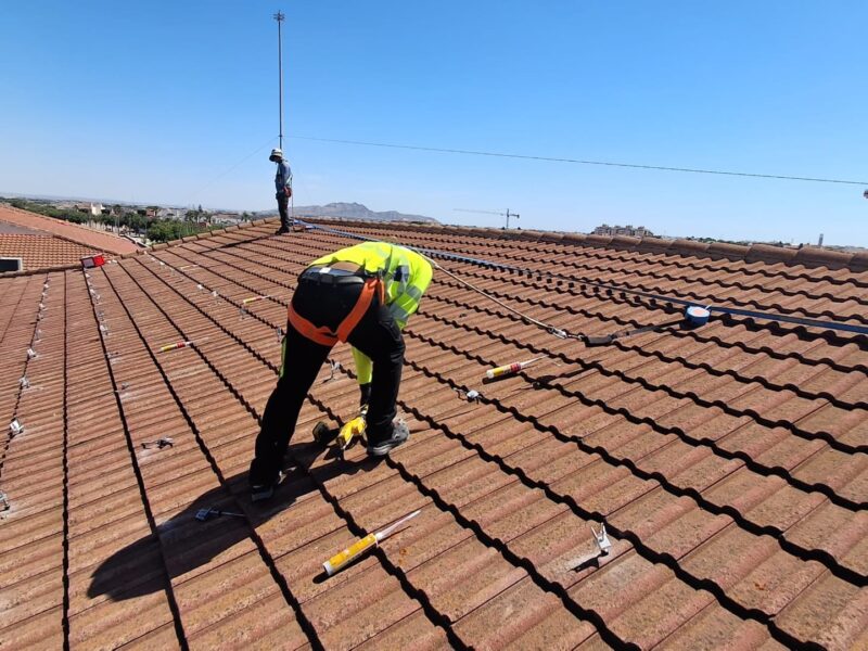 Instalación de paneles solares en el IES Gerardo Molina de Torre-Pacheco